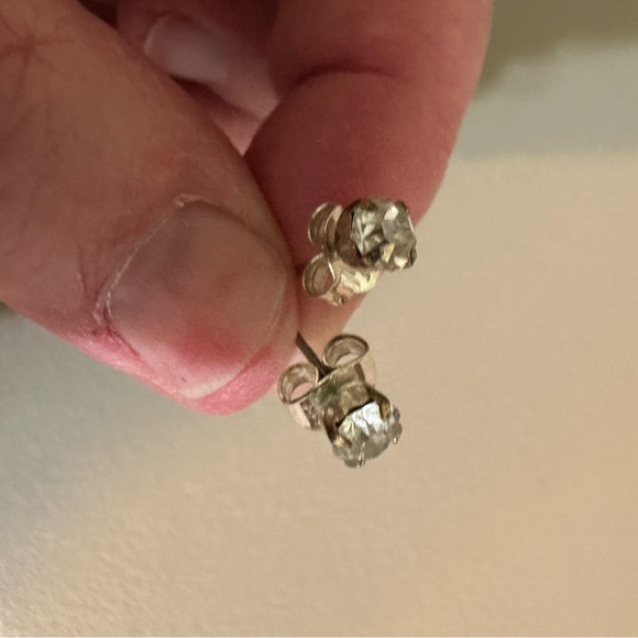 Claire’s Stud Earrings - Picture 2 of 3